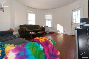 featured image of 44 Brainerd Rd