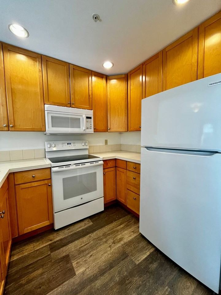 26325 Illinois Ave Ne #B105 - Photo 6 of 20