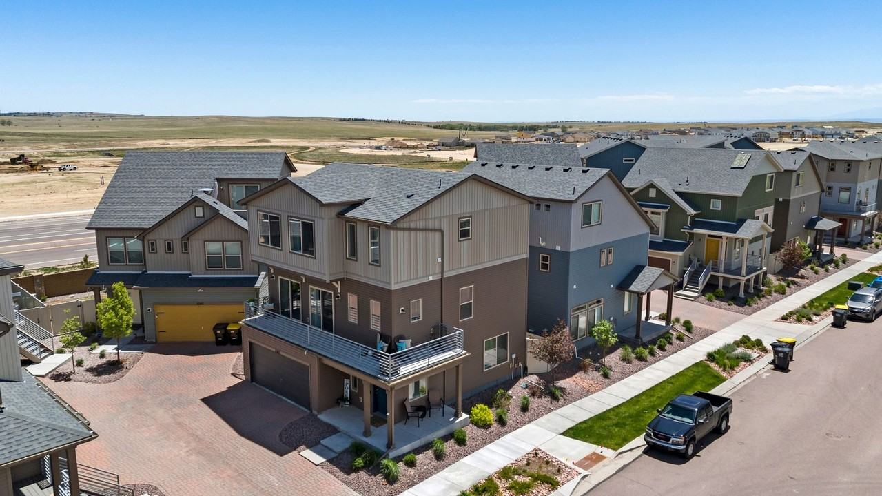 6149 Ashmore Lane - Photo 2 of 40