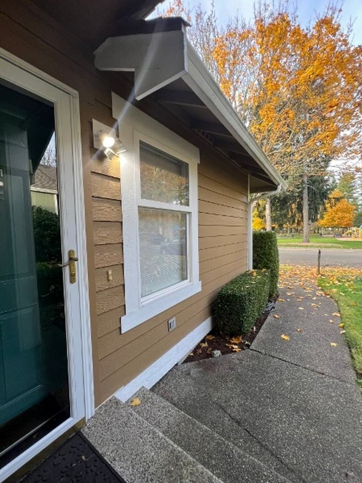 4501 Chardonnay Dr Se - Photo 3 of 25