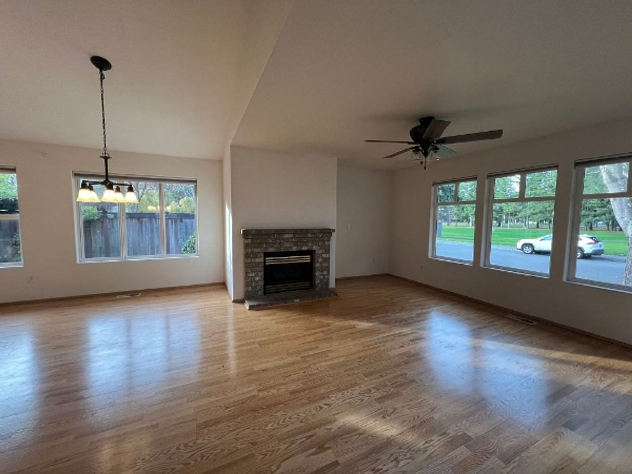 4501 Chardonnay Dr Se - Photo 5 of 25