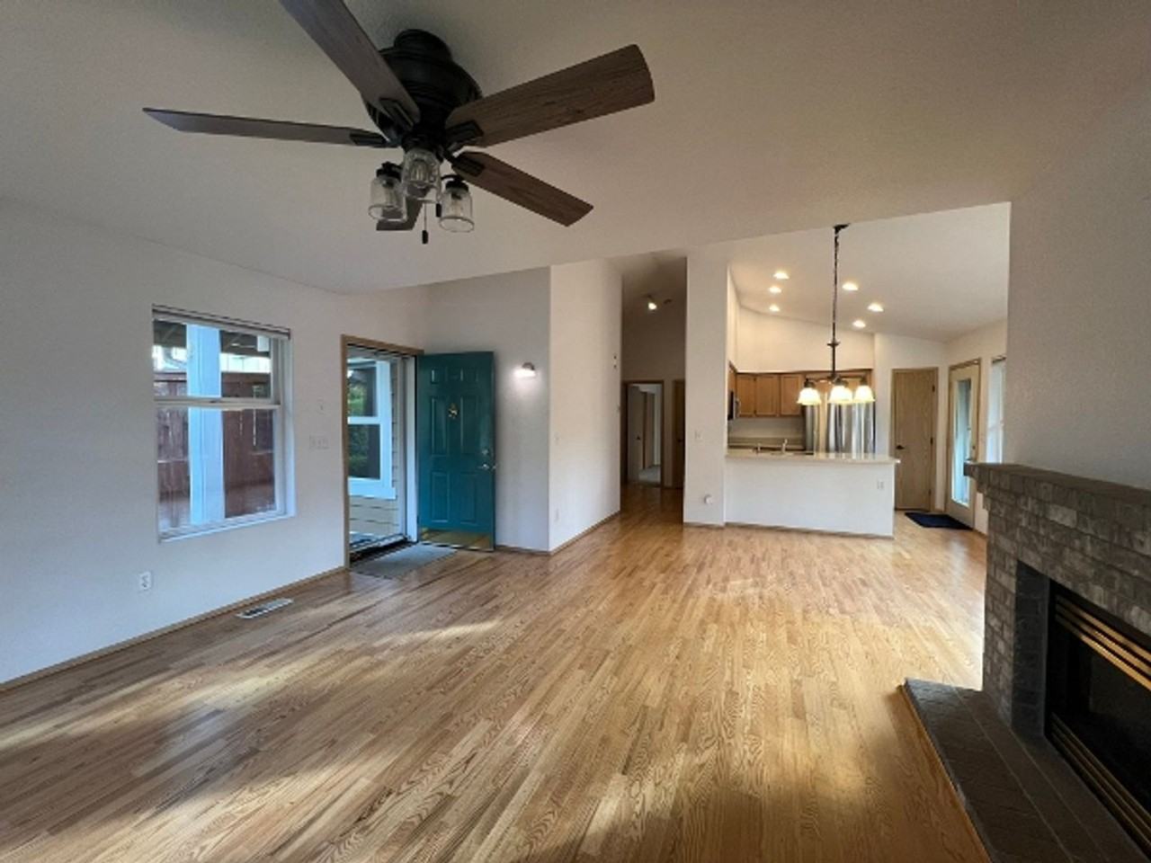 4501 Chardonnay Dr Se - Photo 7 of 25