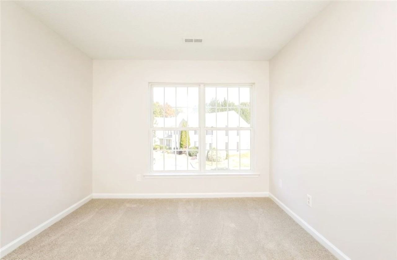 3956 Elizabeth Glen Way - Photo 7 of 15