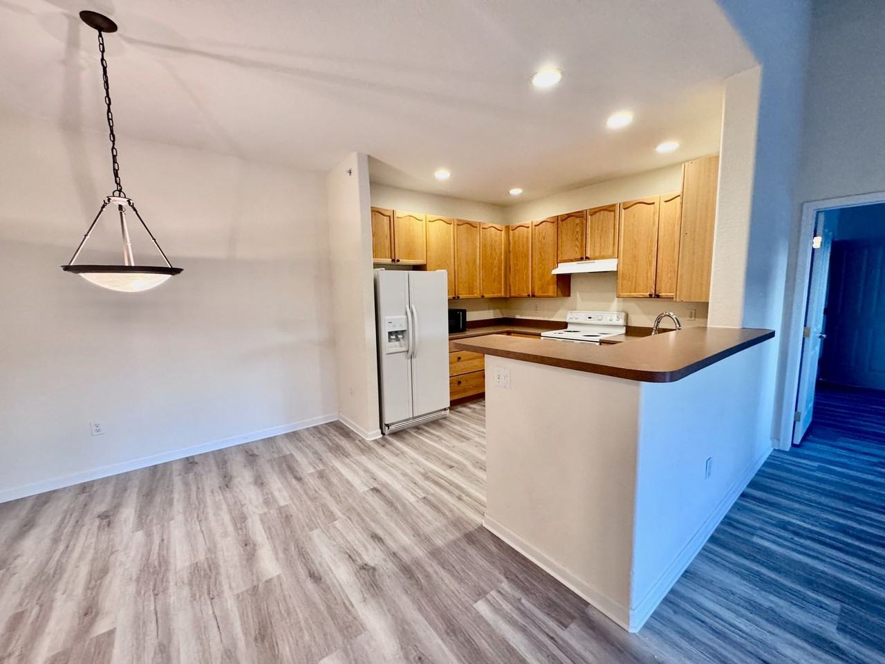 8457 S Hoyt Way #303 - Photo 7 of 32