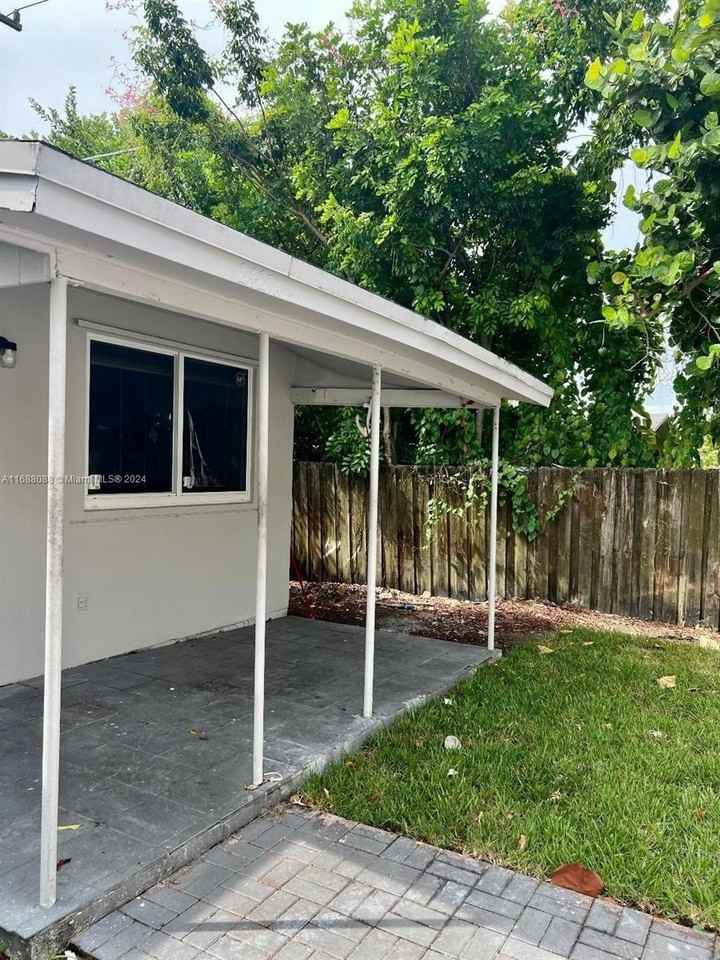 2419 Lincoln Street #23B - Photo 2 of 4