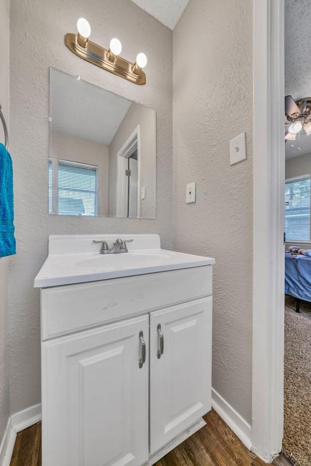 Meadowlink St - Photo 2 of 17