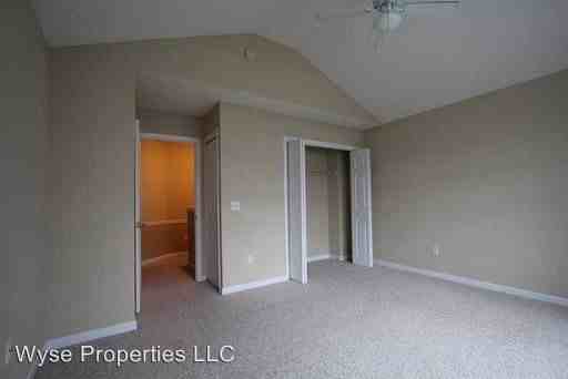 691 Skinnersville rd. - Photo 3 of 35