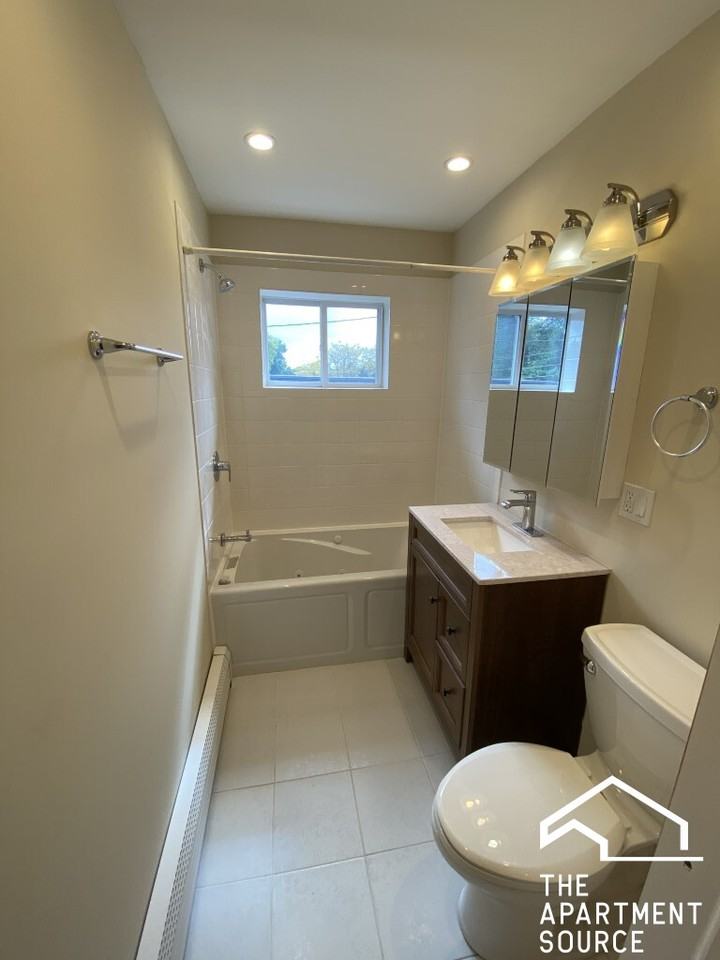 1205 North Harlem Avenue #10 - Photo 6 of 7