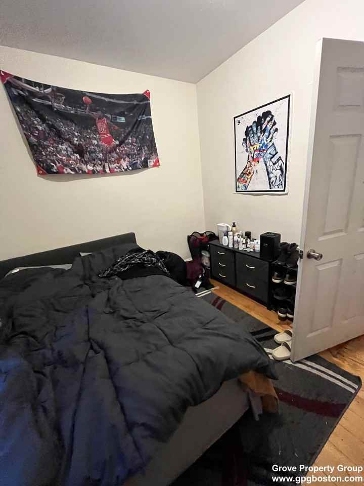 226 Calumet St #1 - Photo 4 of 16