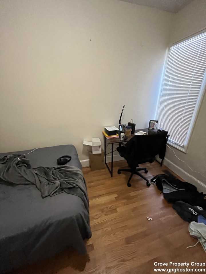 226 Calumet St #1 - Photo 5 of 16