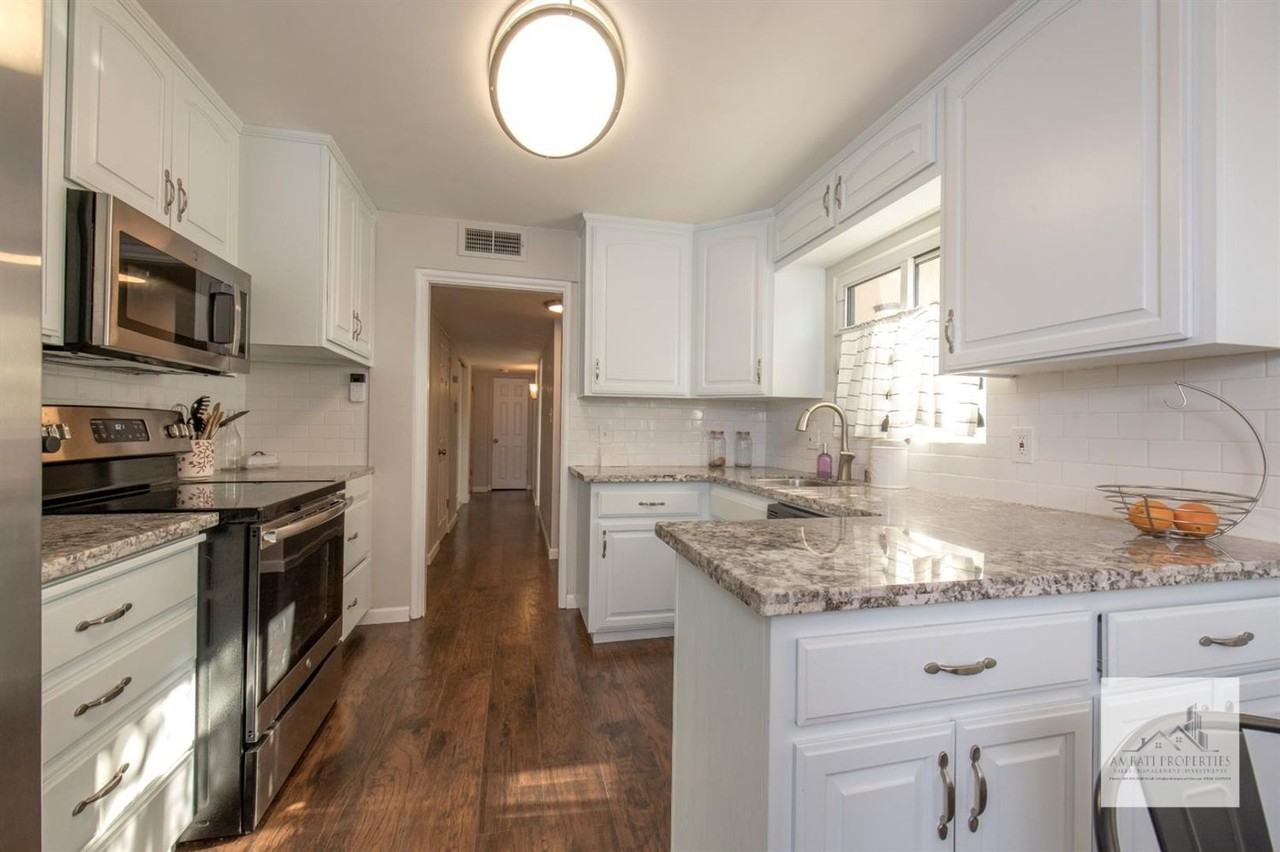 5247 N Callisch Ave - Photo 4 of 20