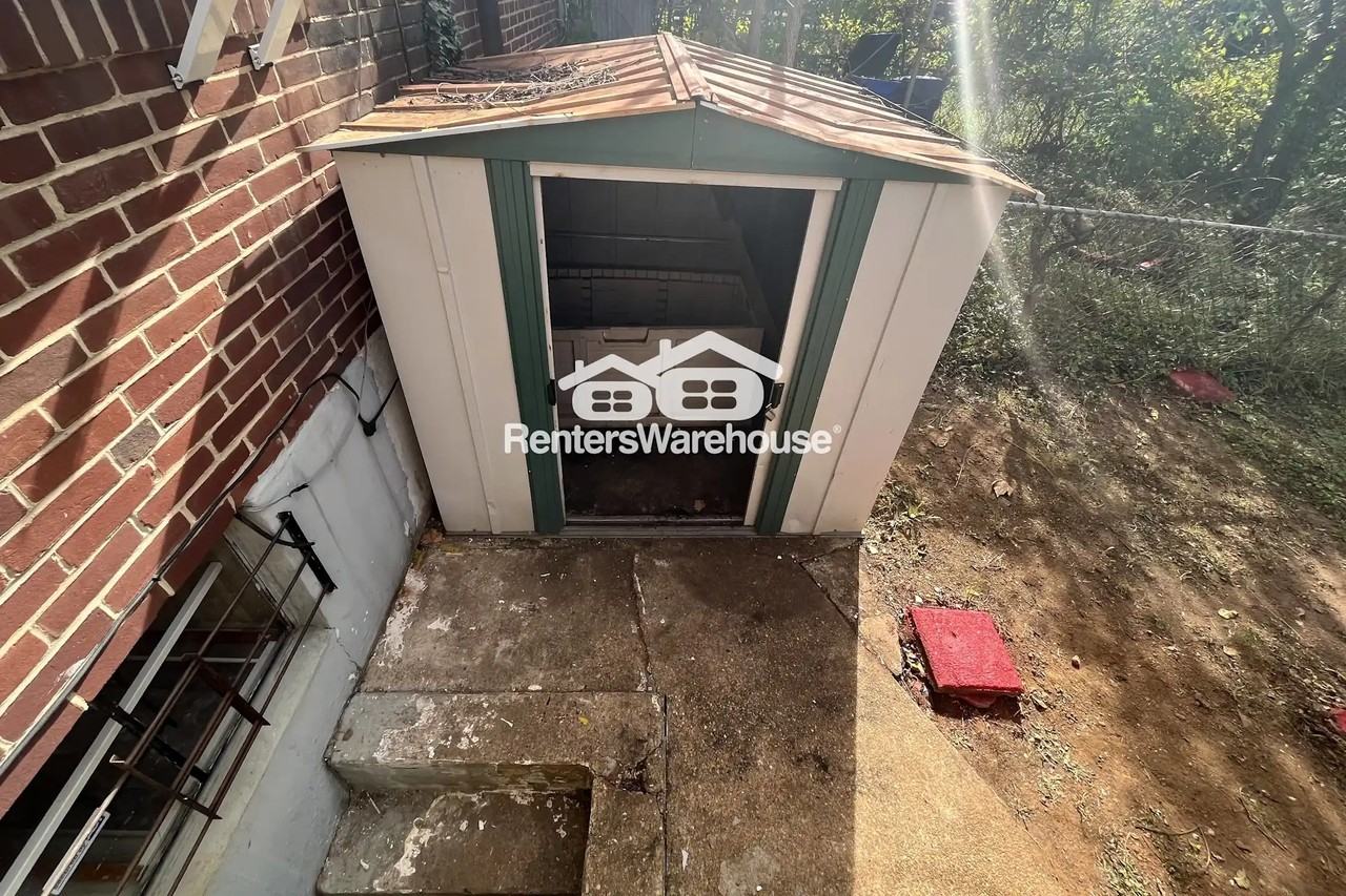 810 Wicklow Rd - Photo 2 of 19