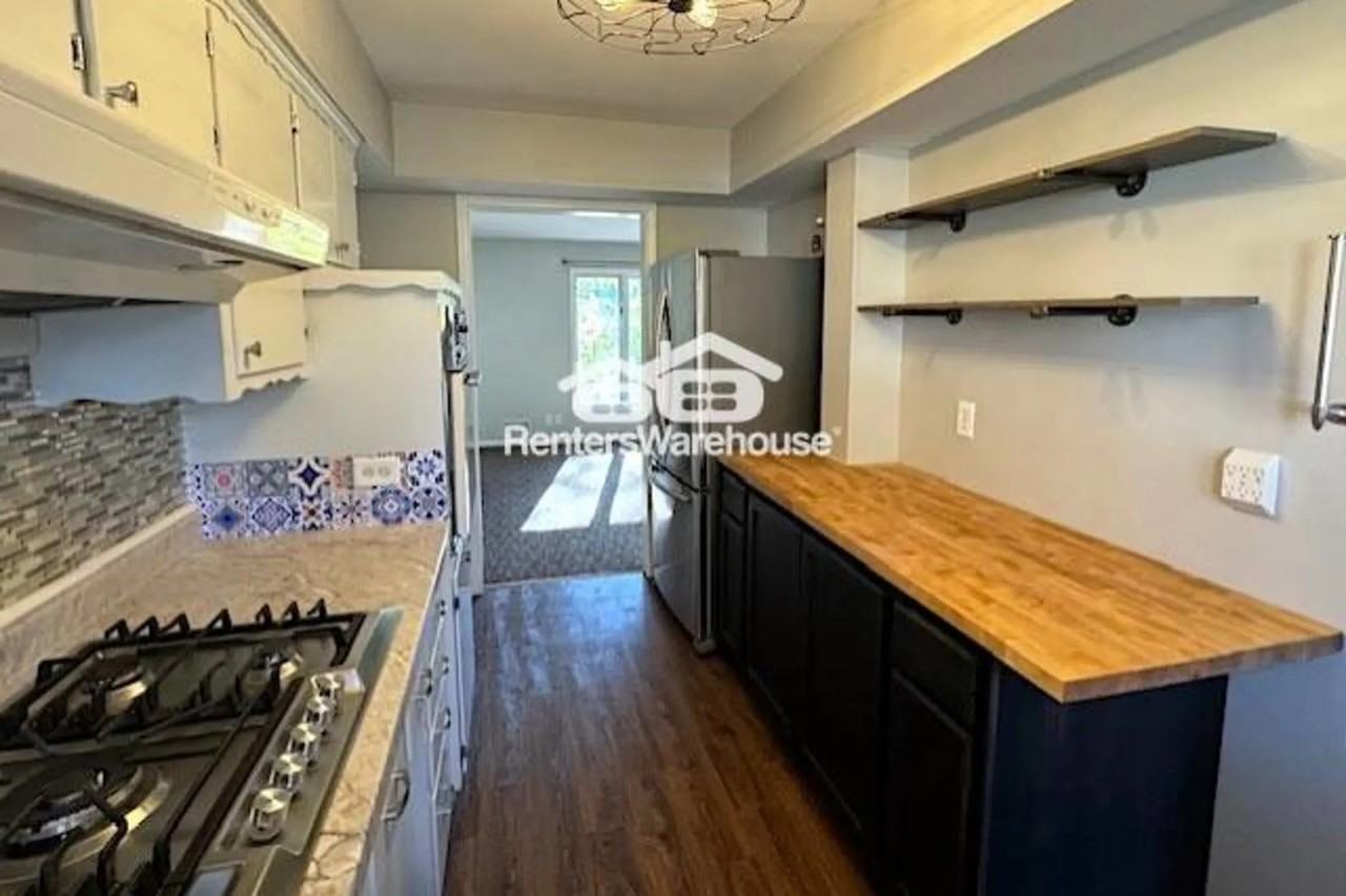 3947 W 44th St - Photo 2 of 13