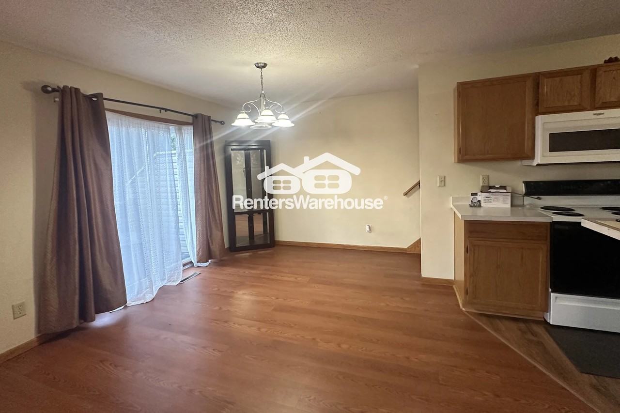 1076 Fillmore Cir Ne - Photo 3 of 12