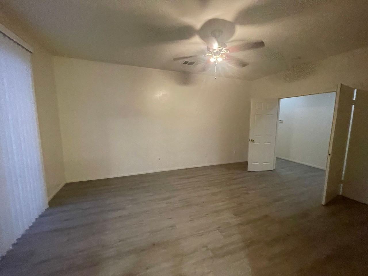 14190 Blackstone St - Photo 5 of 50