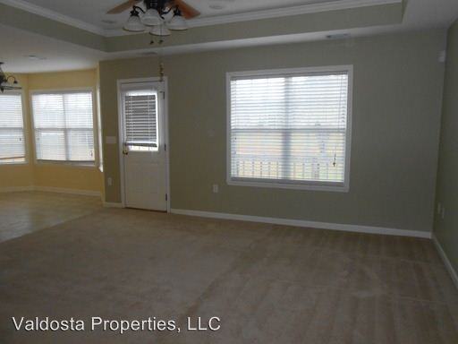 3 Lois Pl - Photo 2 of 8