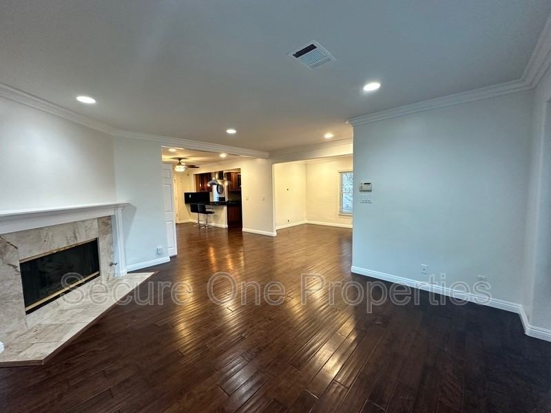 16823 Otsego St - Photo 6 of 30
