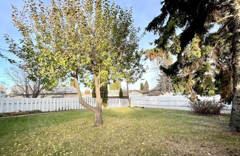 13511 86 St Nw - Photo 4 of 28
