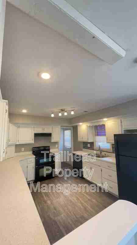 8240 N Holmes St - Photo 6 of 47
