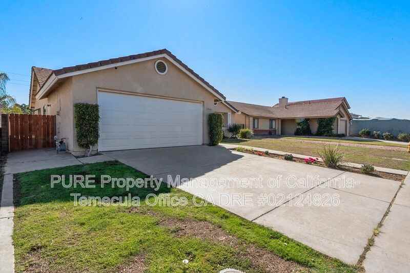 31945 Vineyard Ave - Photo 3 of 32