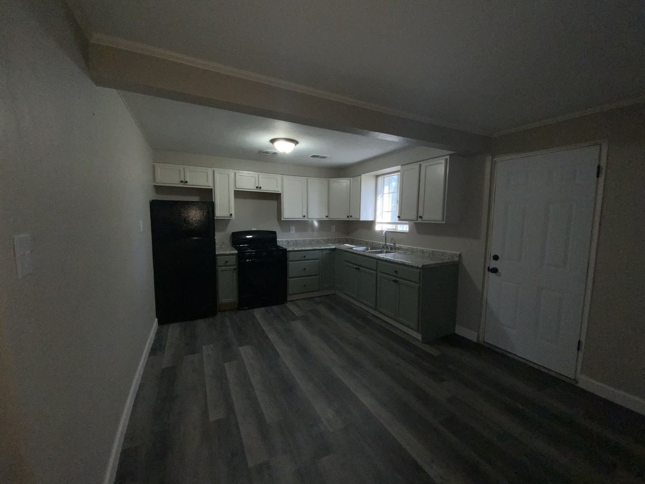 540 Thurston Ave - Photo 2 of 7