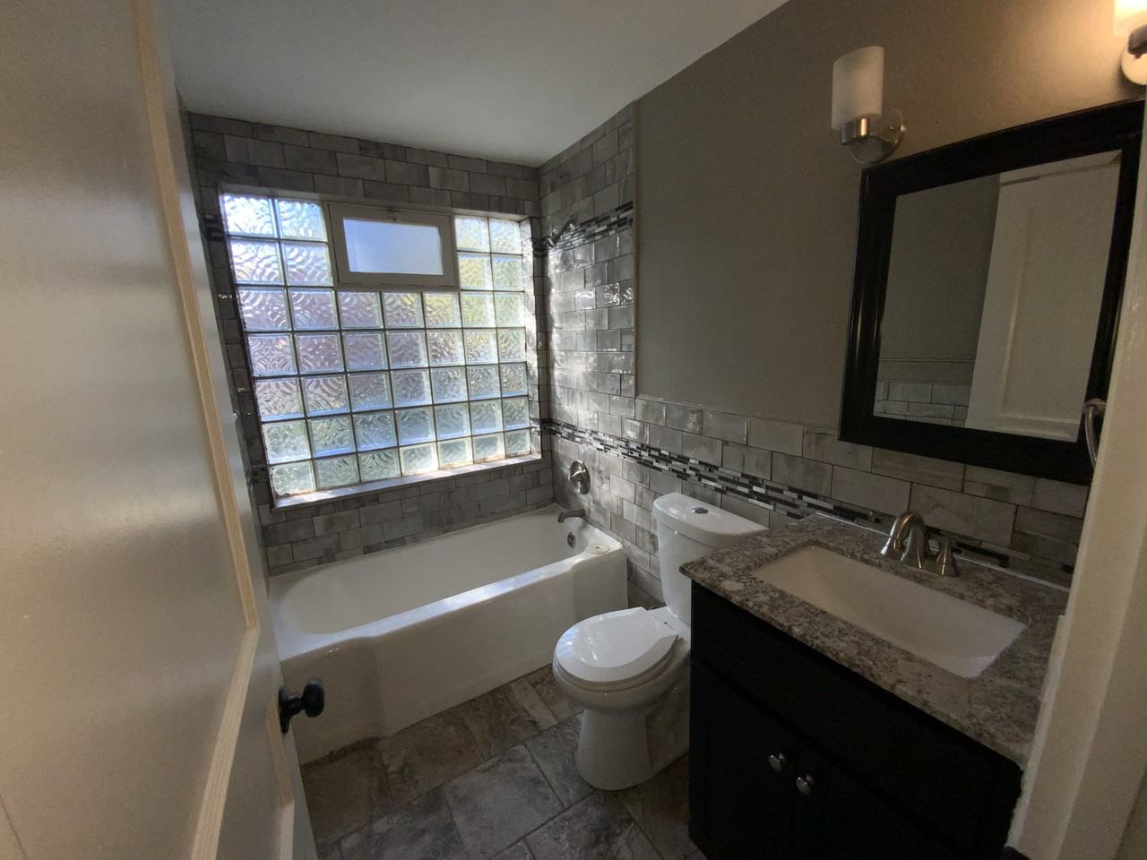 540 Thurston Ave - Photo 4 of 7