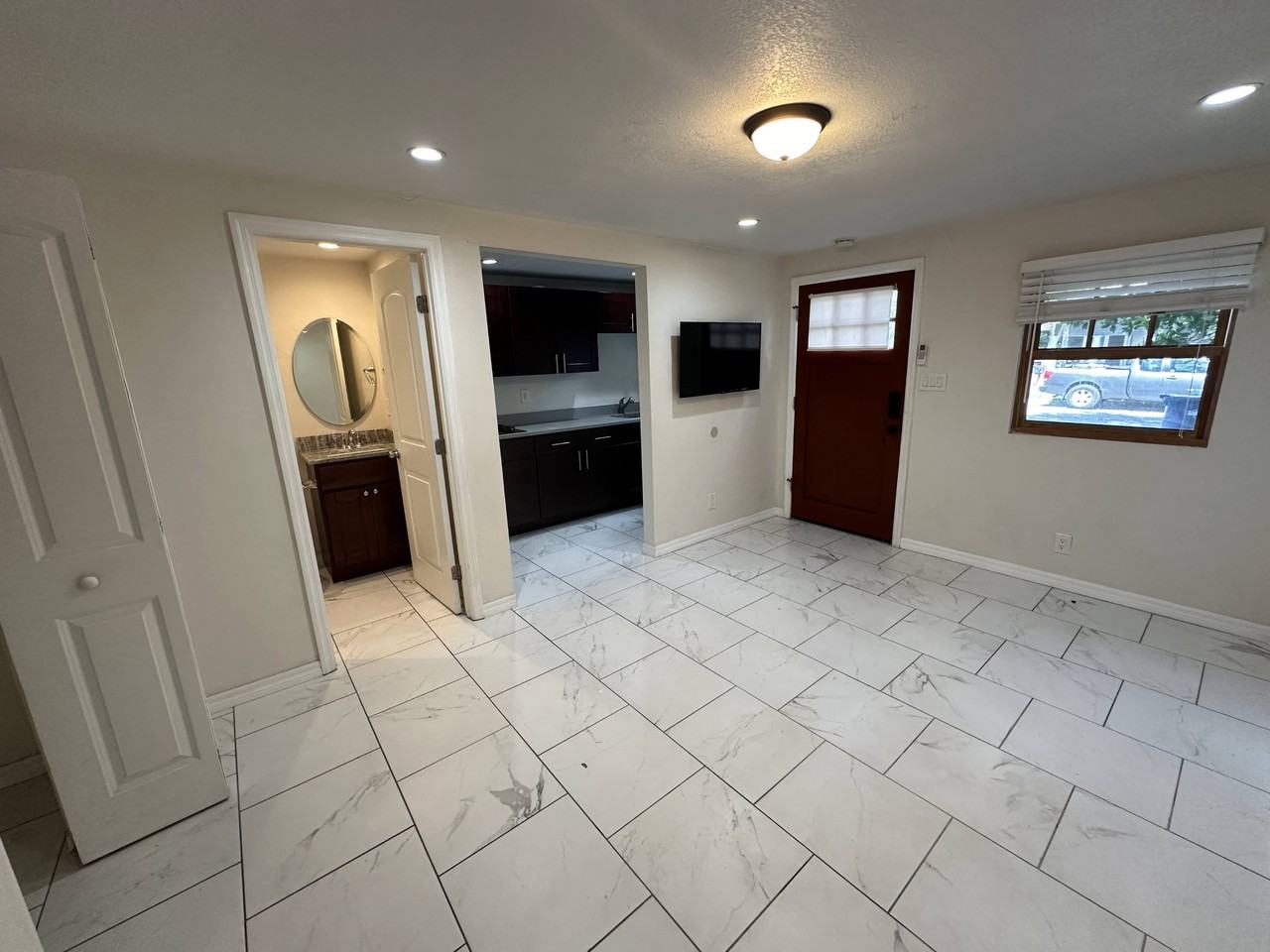 3007 N Central Ave - Photo 3 of 5