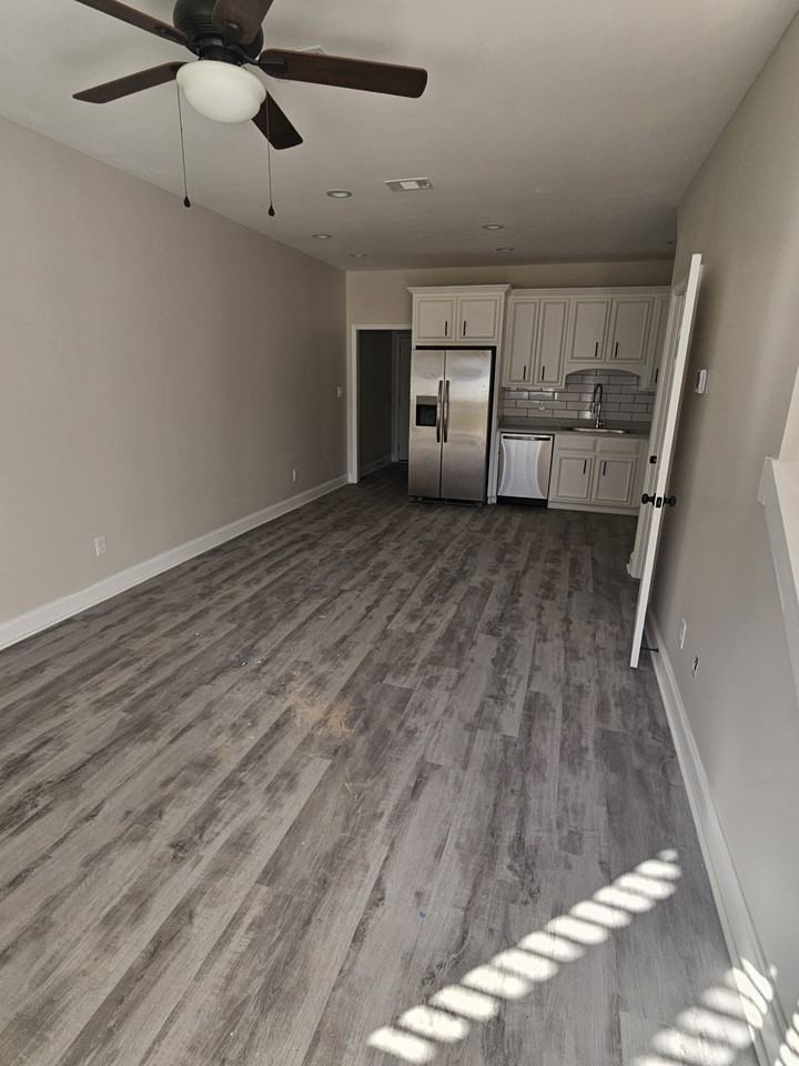 109 Acacia Ct - Photo 2 of 6