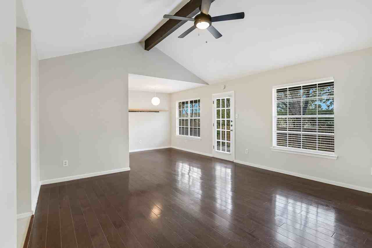 3404 Plantation Rd - Photo 7 of 20