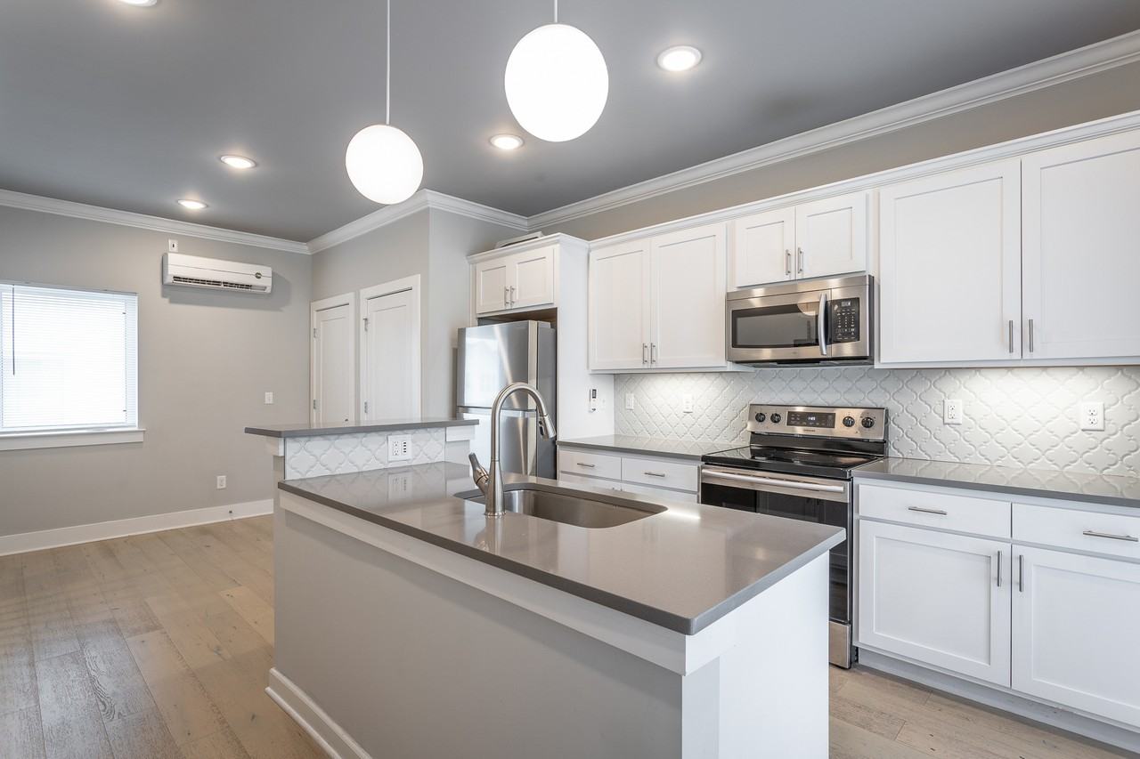 444 Harper St - Photo 4 of 31