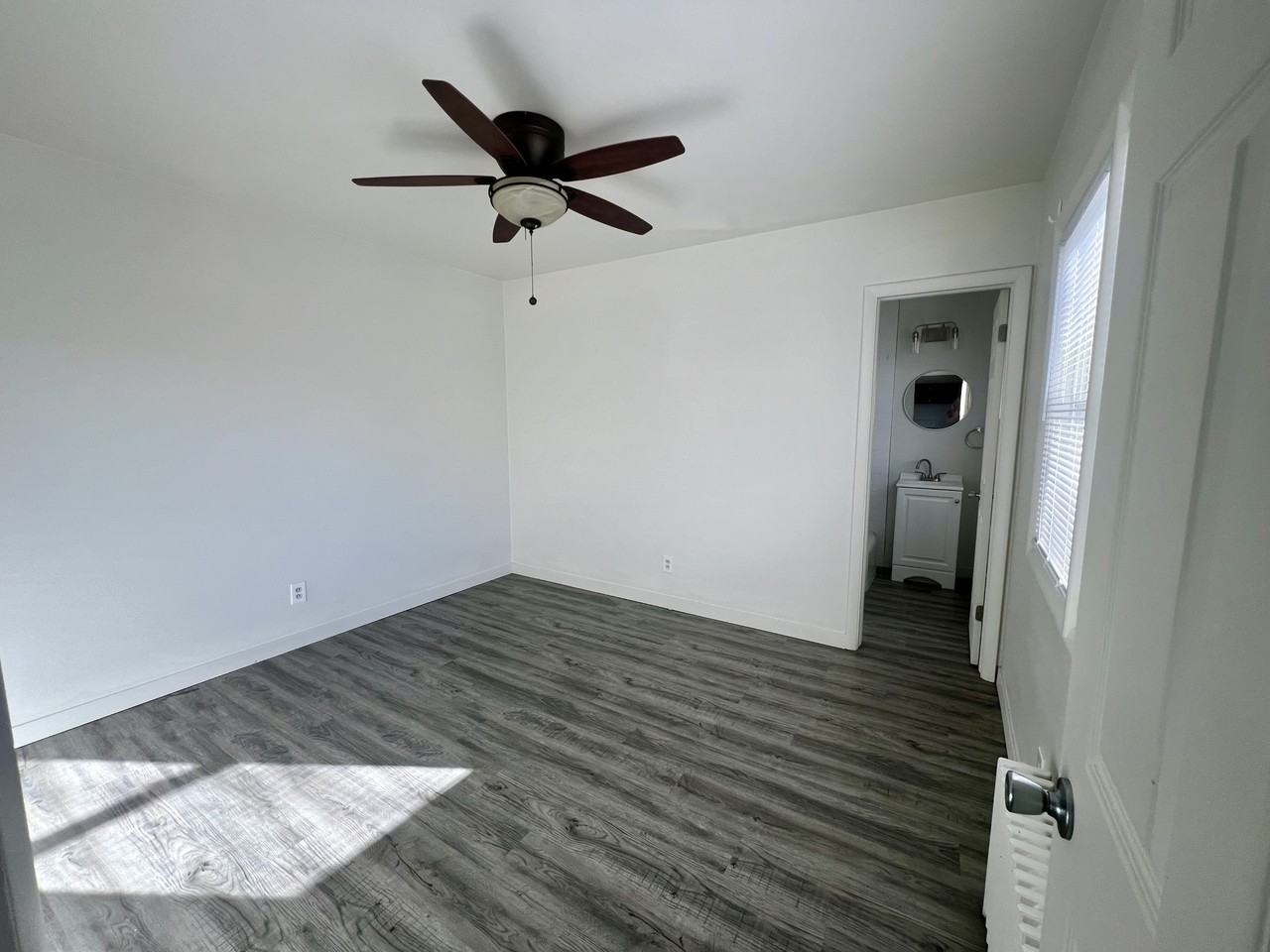 1005 E 20Th St - Photo 3 of 8