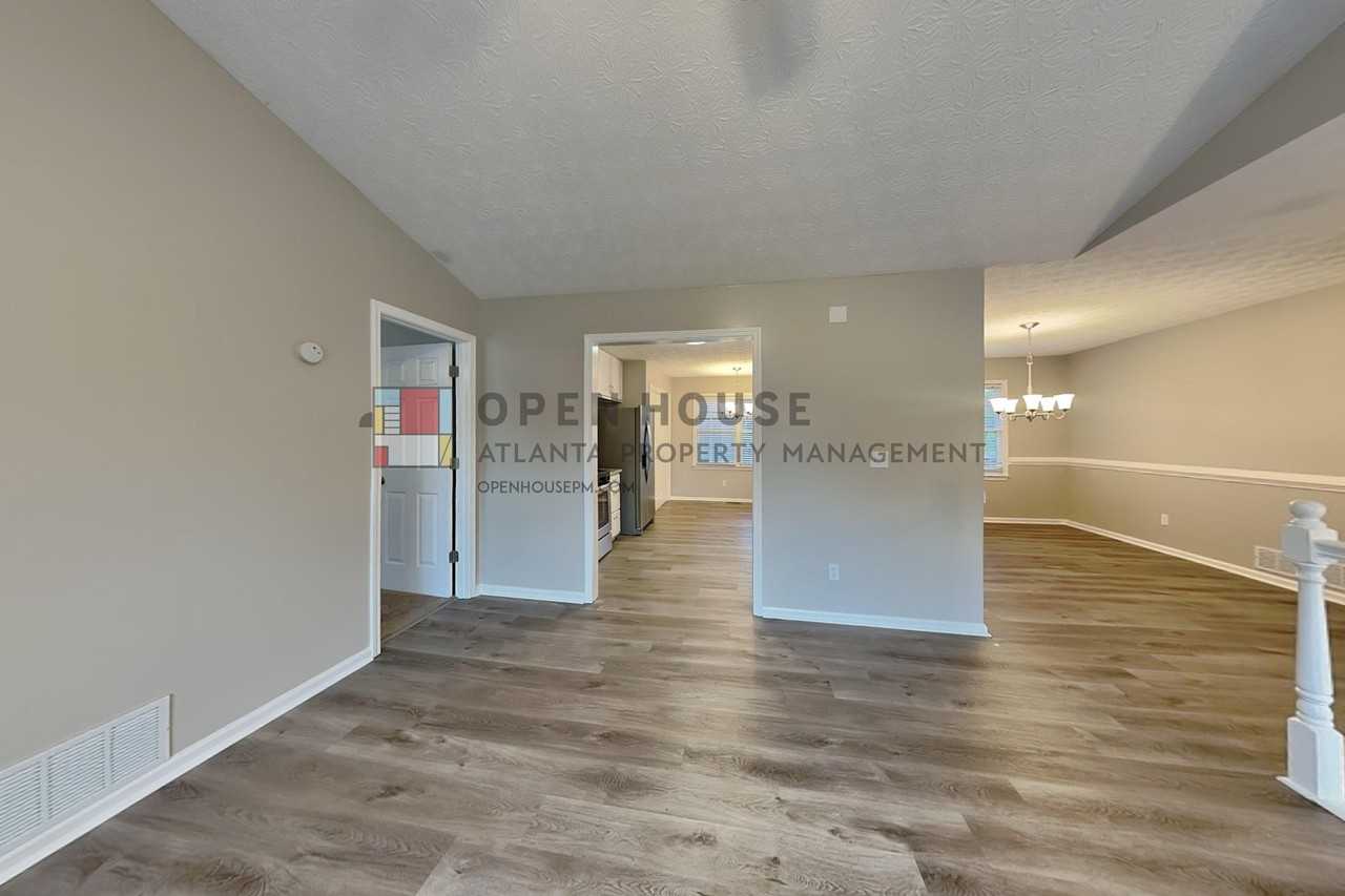 235 Austin Dr - Photo 3 of 19