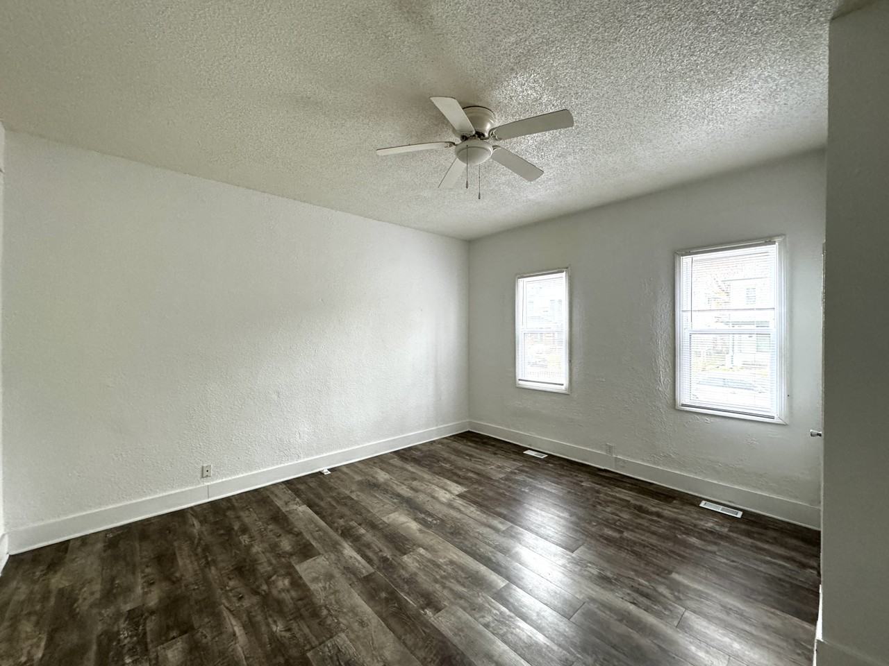 1122 N Dearborn St - Photo 2 of 12