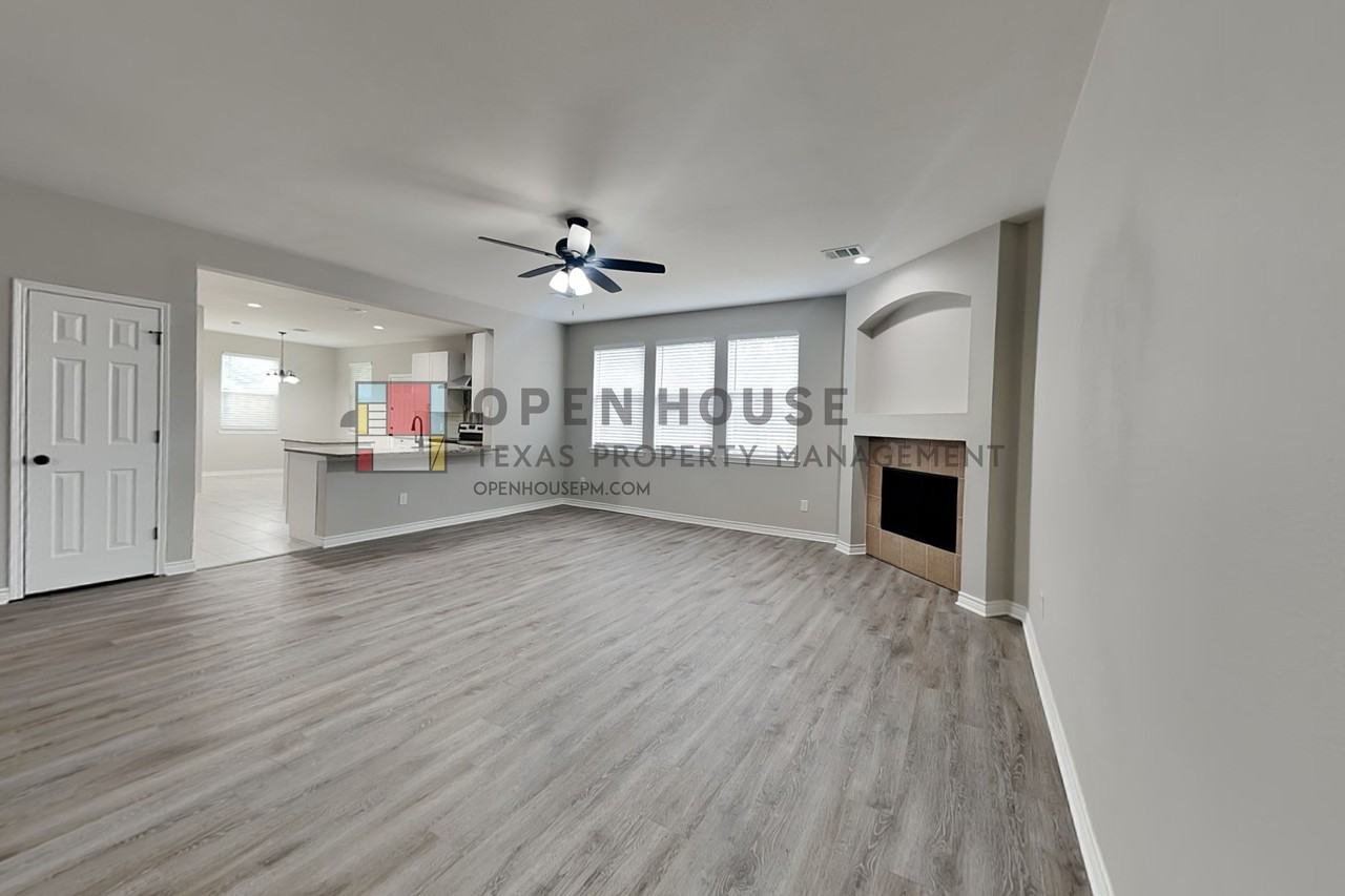 2408 Pharr Dr - Photo 3 of 27