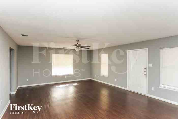 301 W Main St - Photo 3 of 16