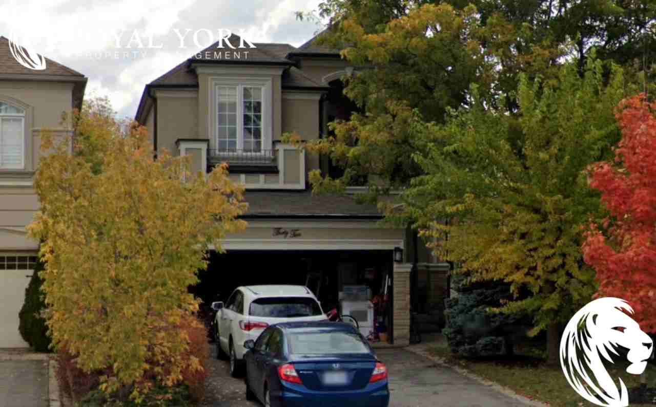 2-32 Medley Court, Maple, Ontario L6A 2S1 - Photo 2 of 12