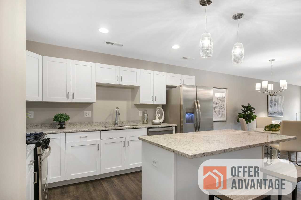 25 W Crescent Ave - Photo 3 of 11