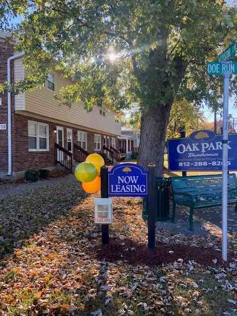 Oak Park Townhomes - Photo 3 of 18