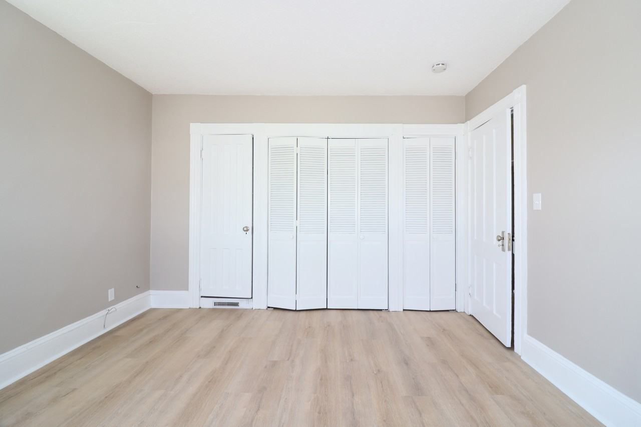 154 Hawthorne - Photo 2 of 49