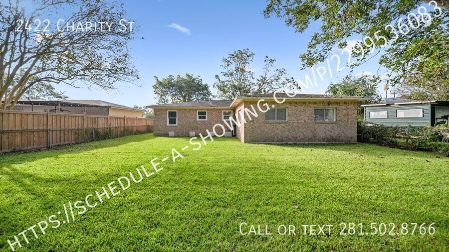 2422 Charity St - Photo 2 of 11