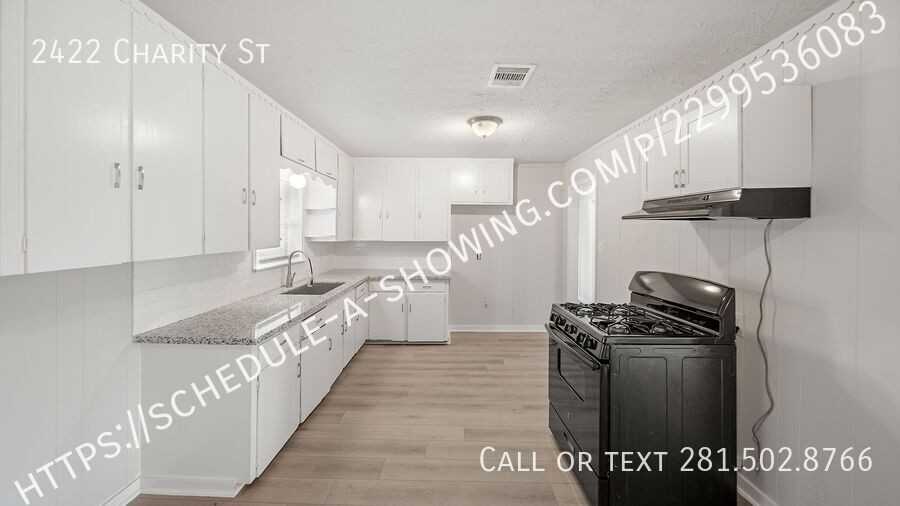 2422 Charity St - Photo 3 of 11