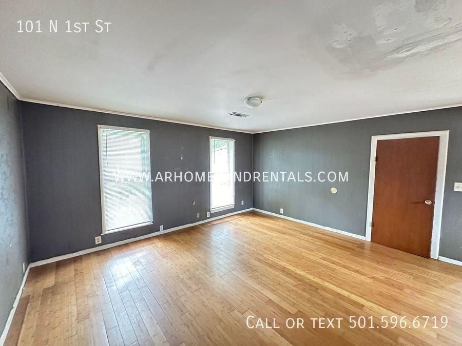 101 N 1st St - Photo 2 of 7