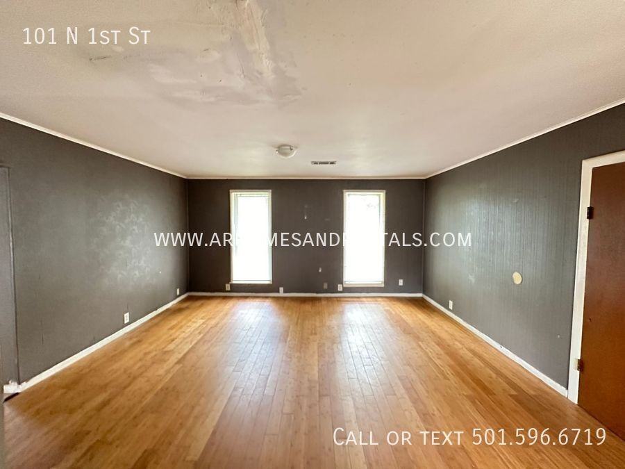 101 N 1st St - Photo 3 of 7
