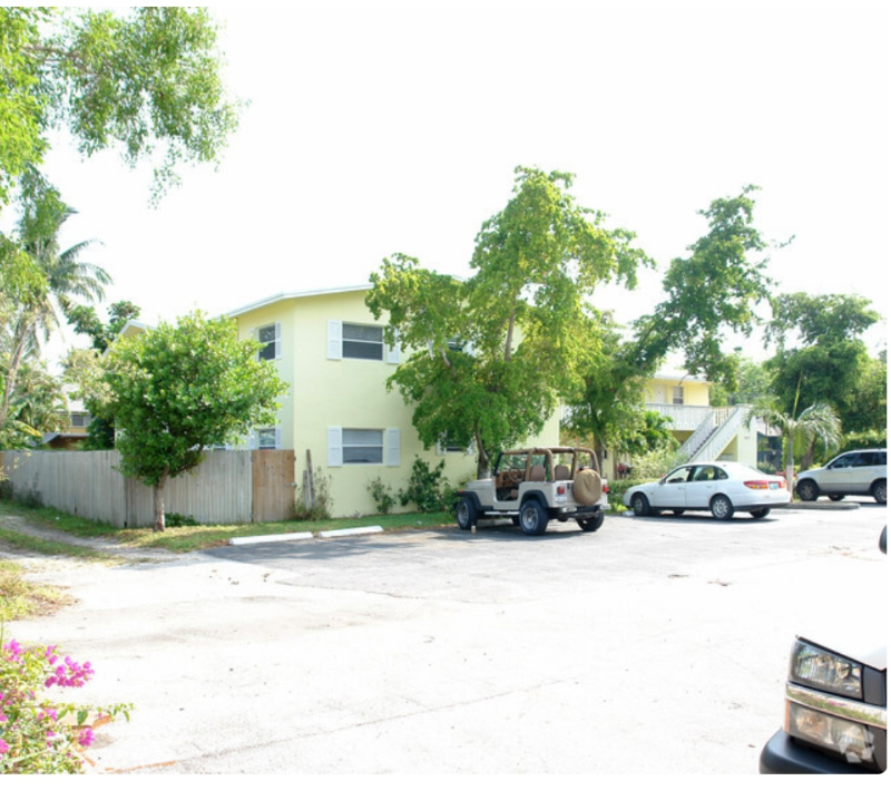 1429 Sw 9th St #8 - Photo 5 of 17