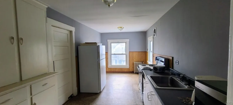 55 1/2 N Helmer Ave #1 - Photo 2 of 5