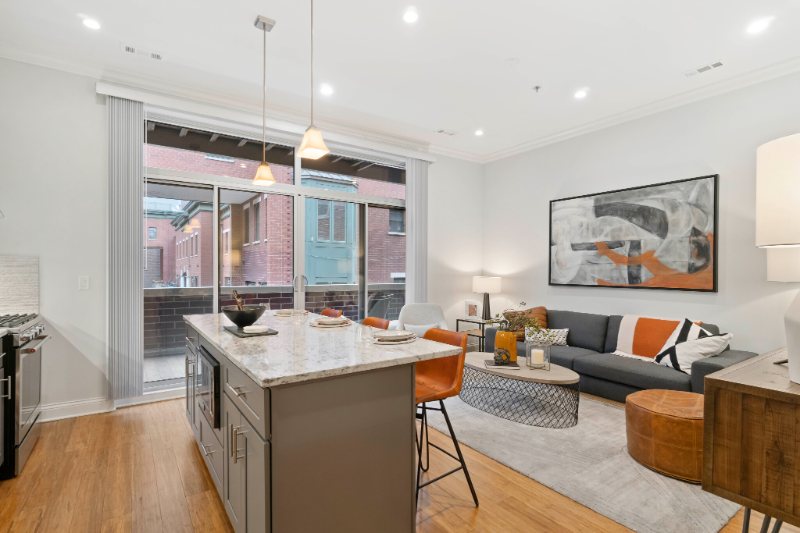 1040 West Monroe Street - Photo 3 of 11