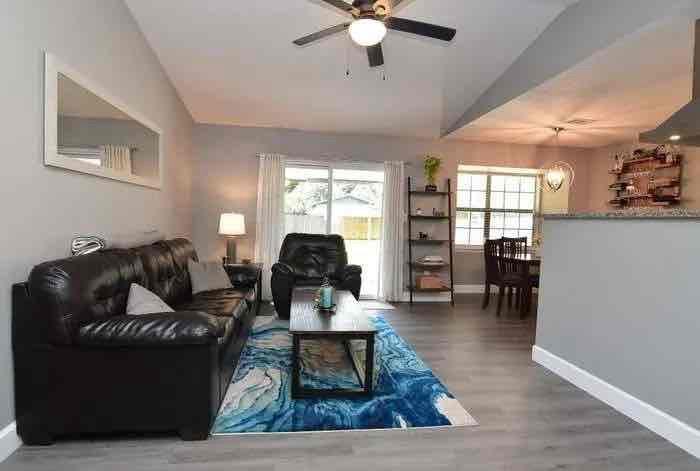 1626 18th St - Photo 2 of 9