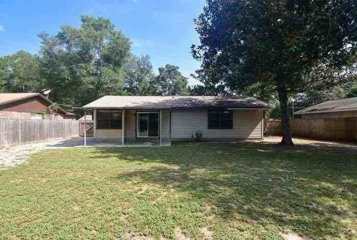 1626 18th St - Photo 7 of 9