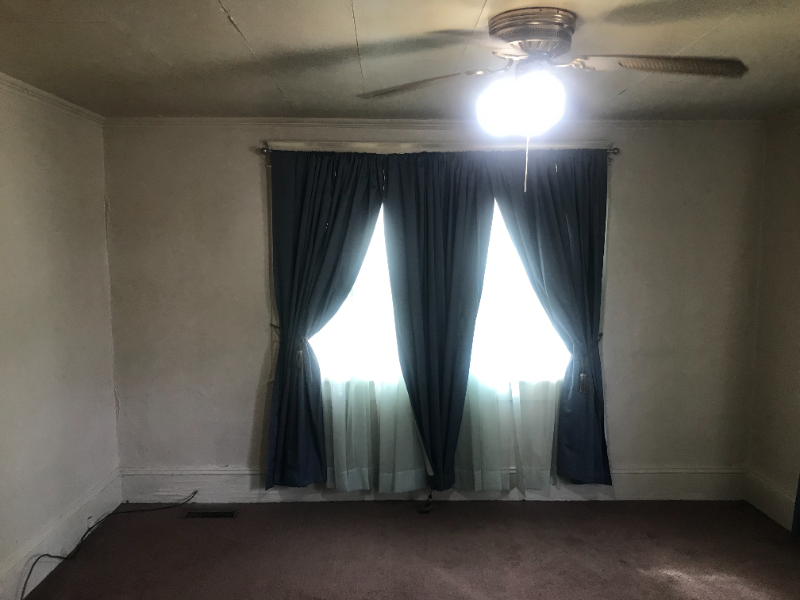 1106 N George St - Photo 5 of 17