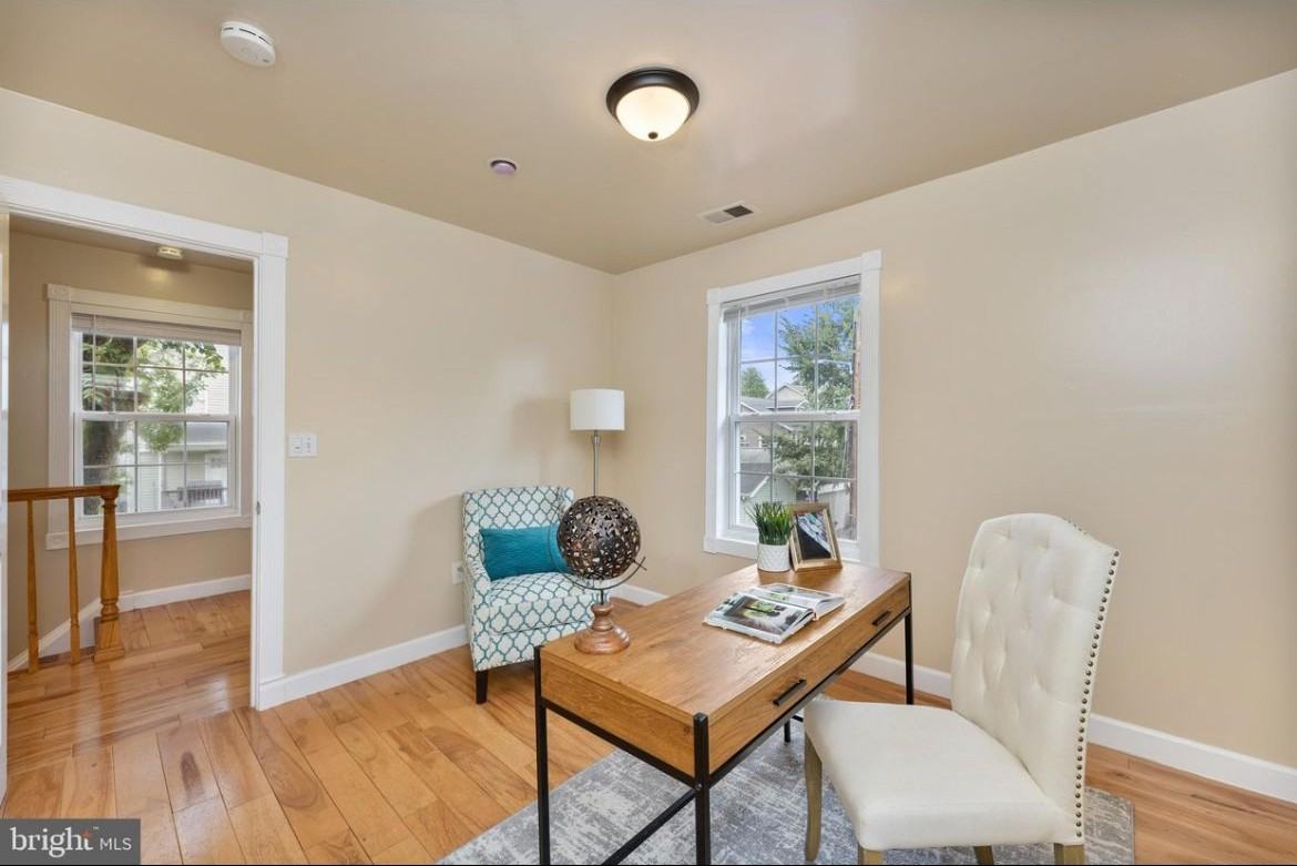 2231 Otis St Ne - Photo 2 of 7